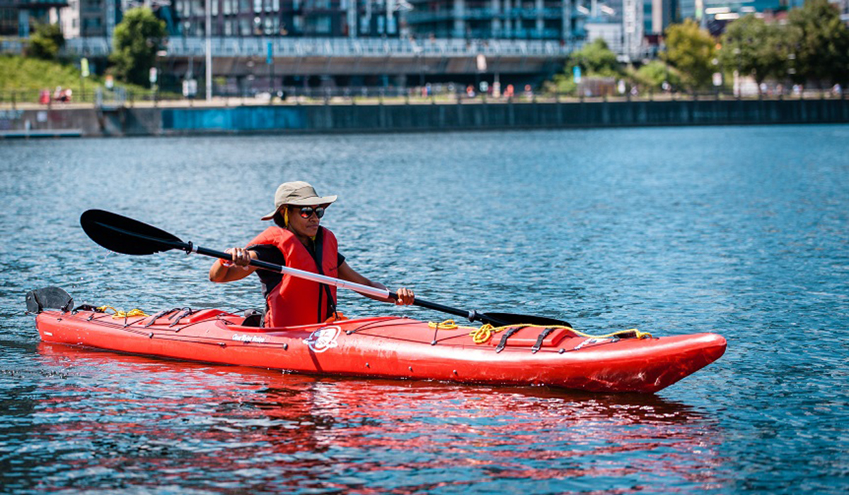 Initiez-vous gratuitement cet été à la planche à pagaie et au kayak de mer à Montréal!