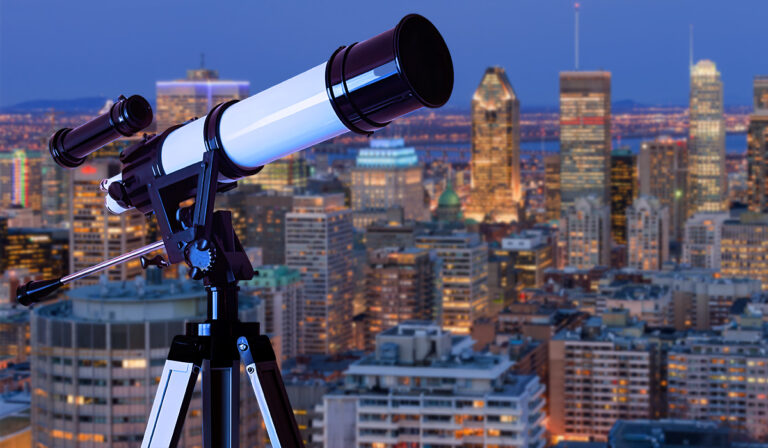 Empruntez un télescope à la bibliothèque et explorez les étoiles !